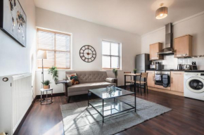 Beautiful 2 bedroom Apartment with Parking